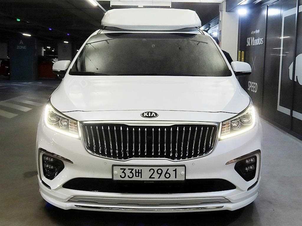 KIA Carnival - Vista 2