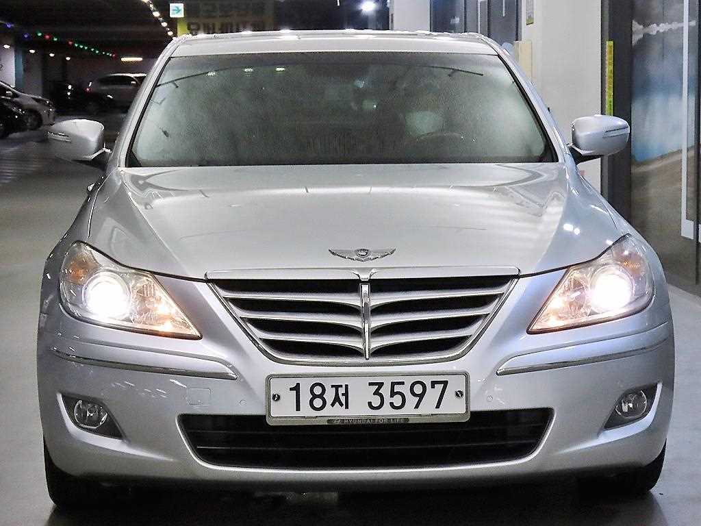 HYUNDAI Genesis - Vista 2