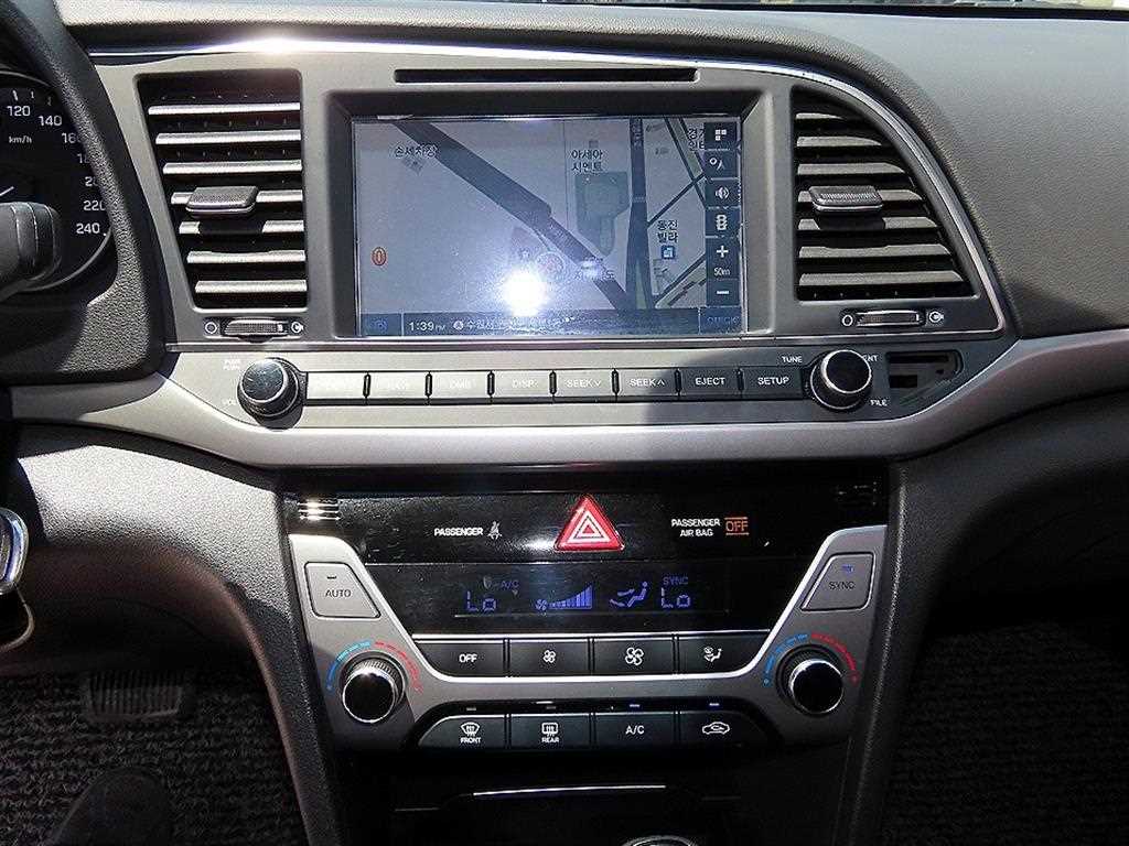 HYUNDAI Avante 2016 Blanco - Importación desde Corea - HF Imports Iquique - Foto 13