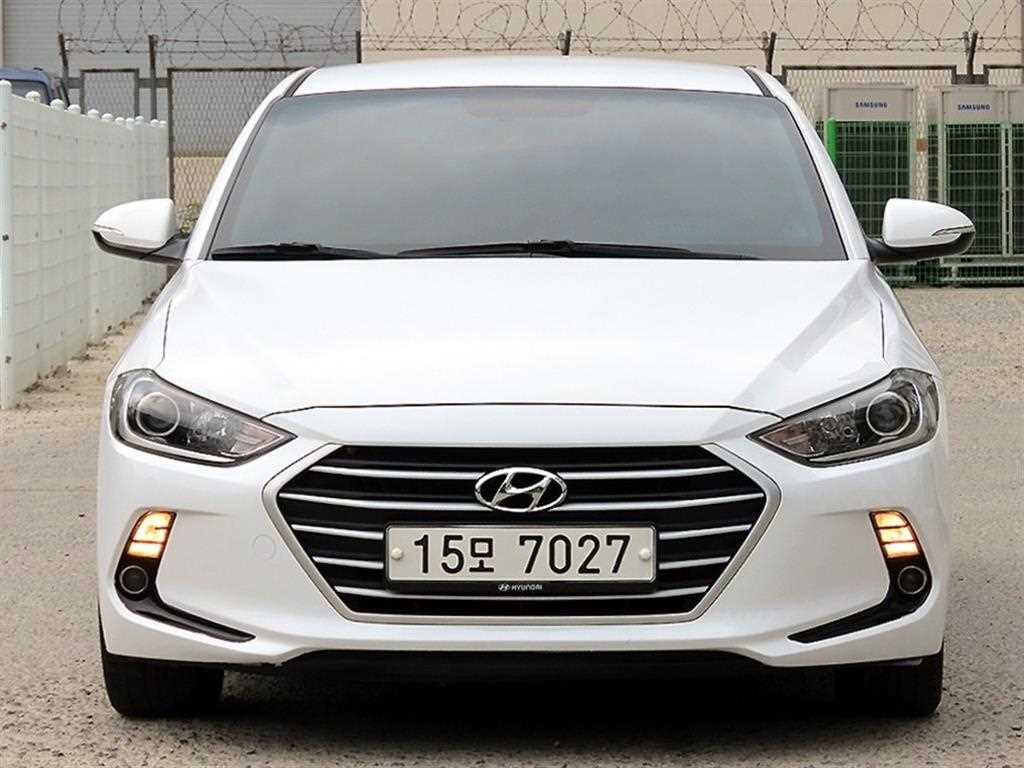 HYUNDAI Avante 2017 Blanco - Importación desde Corea - HF Imports Iquique - Foto 1