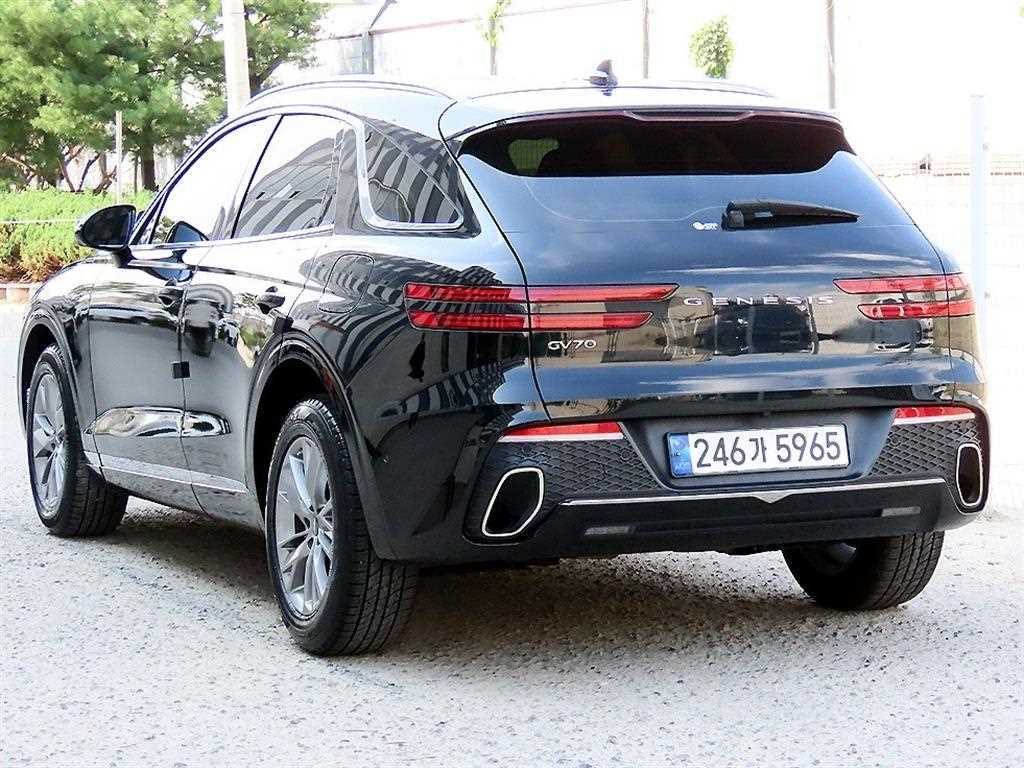 Genesis GV70 - Vista 3