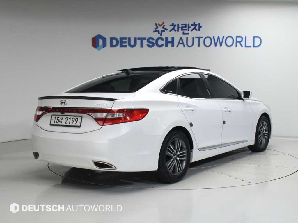 HYUNDAI Grandeur - Vista 2