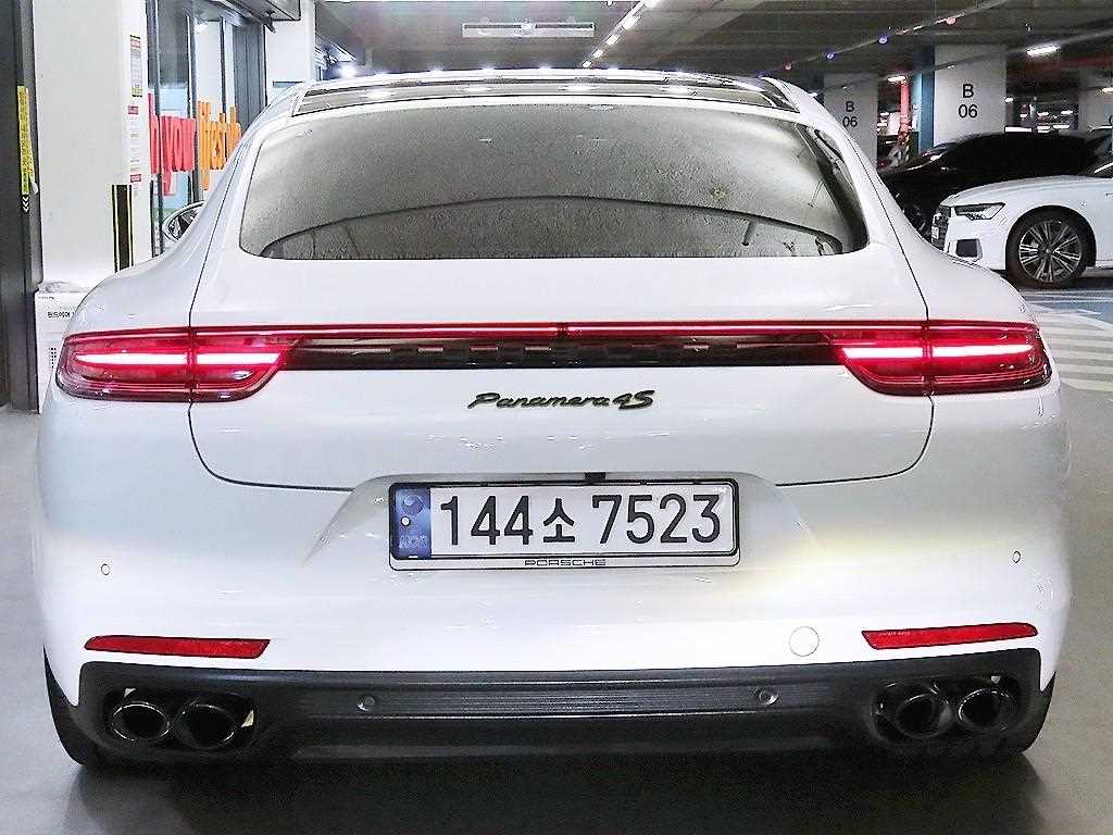 Porsche Panamera - Vista 5