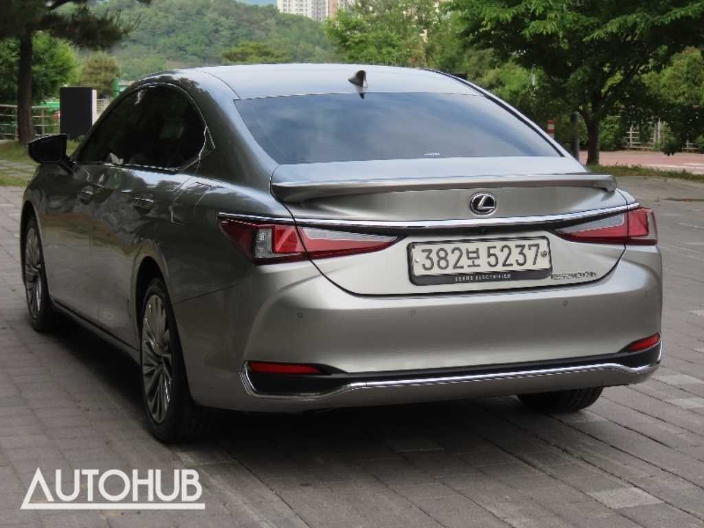 Lexus ES - Vista 4