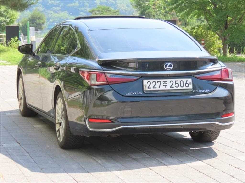 Lexus ES - Vista 4