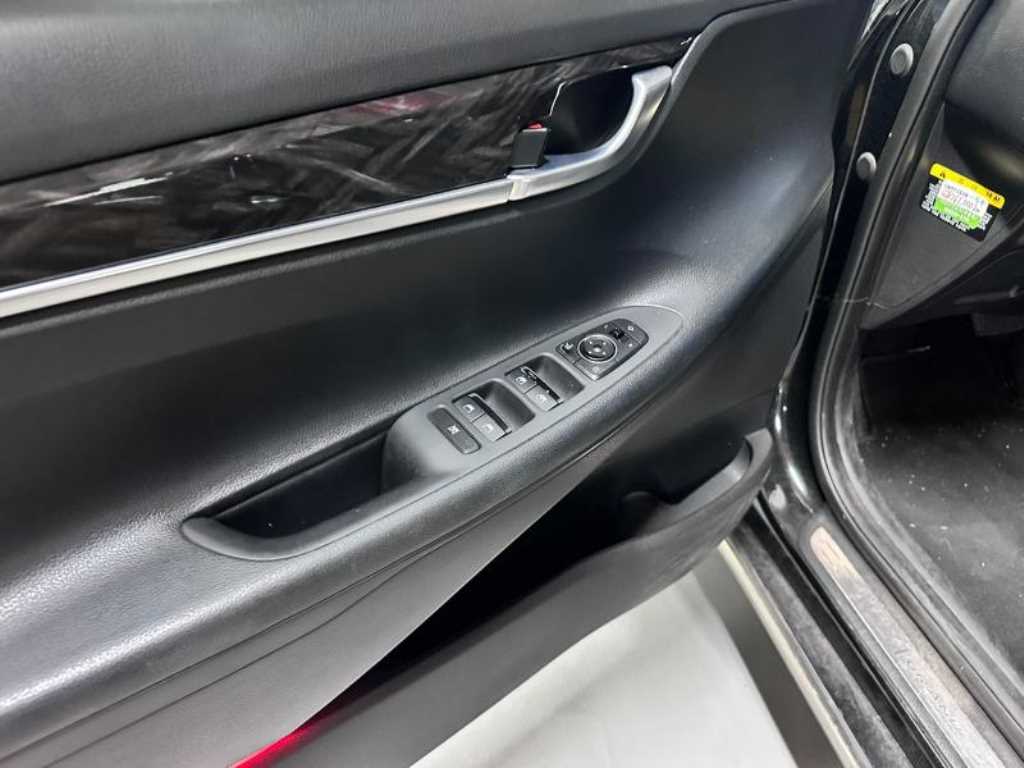 HYUNDAI Grandeur - Vista 7