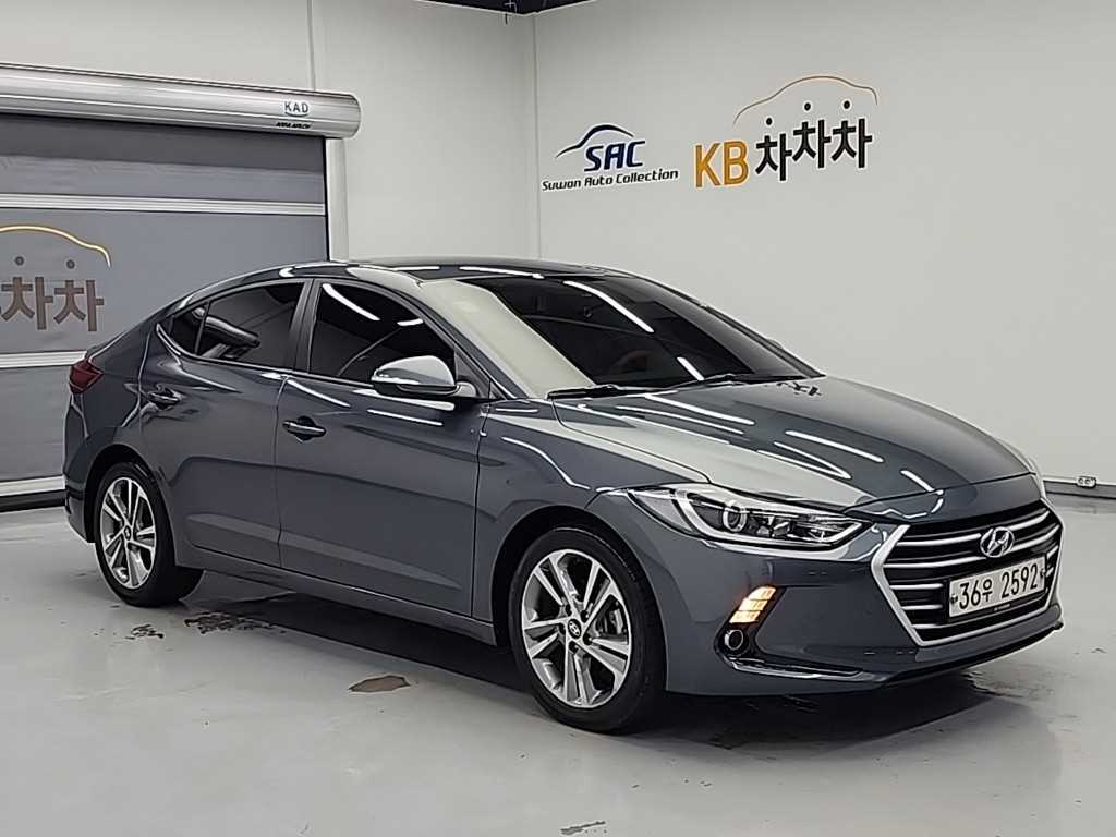 HYUNDAI Avante - Vista 4