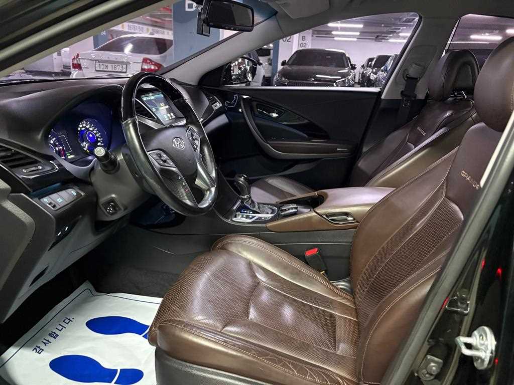 HYUNDAI Grandeur 2015 Negro - Importación desde Corea - HF Imports Iquique - Foto 13