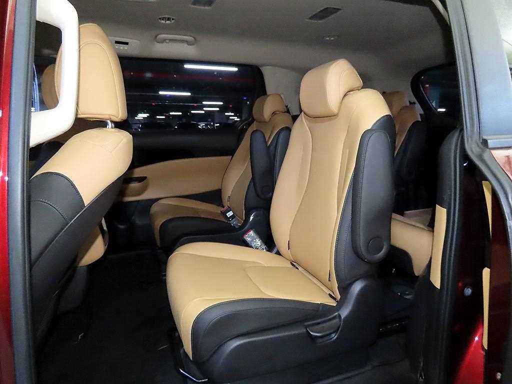 KIA Carnival - Vista 7