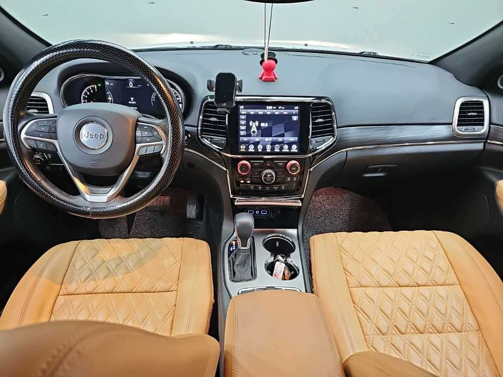 Jeep Cherokee - Vista 7