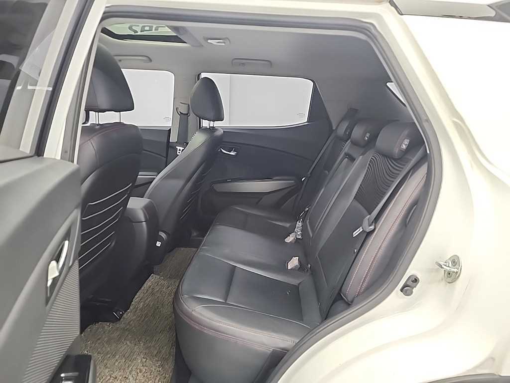 Ssangyong Tivoli - Vista 12