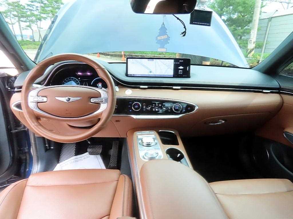 Genesis GV70 - Vista 7