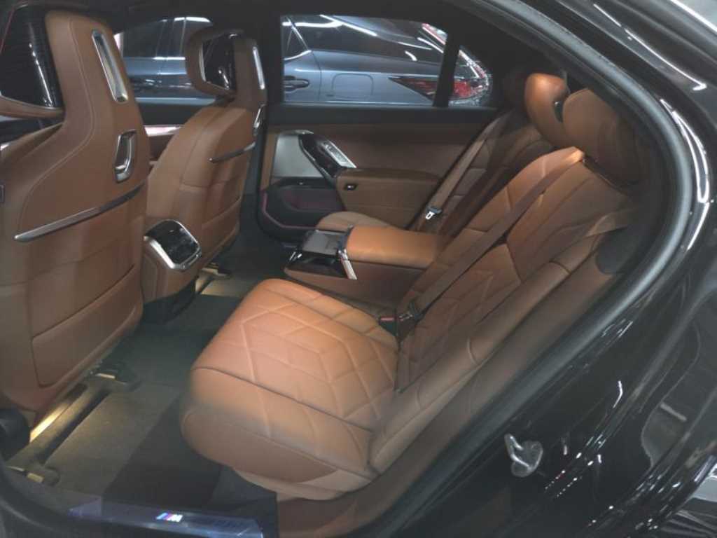 BMW 7 Series - Vista 6