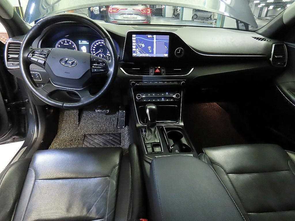 HYUNDAI Grandeur - Vista 10
