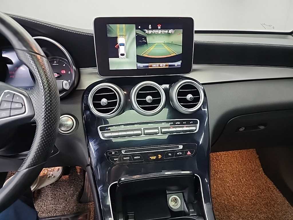 Mercedes Benz GLC Class - Vista 10