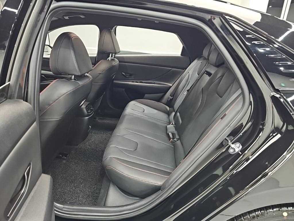 HYUNDAI Avante - Vista 12