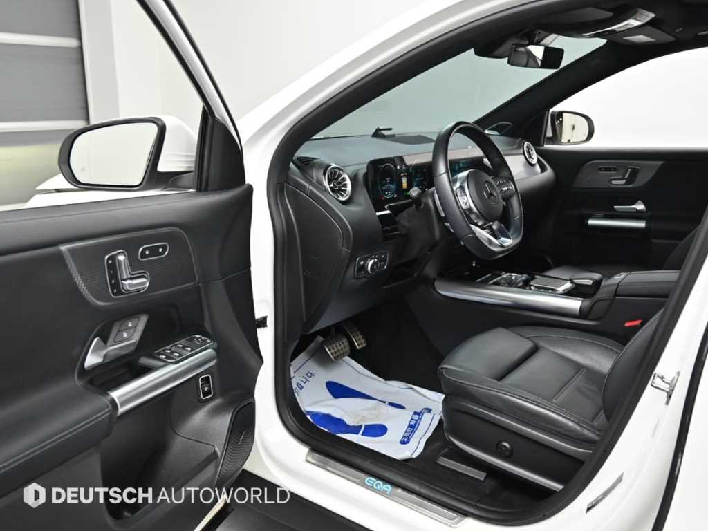 Mercedes Benz EQA - Vista 11