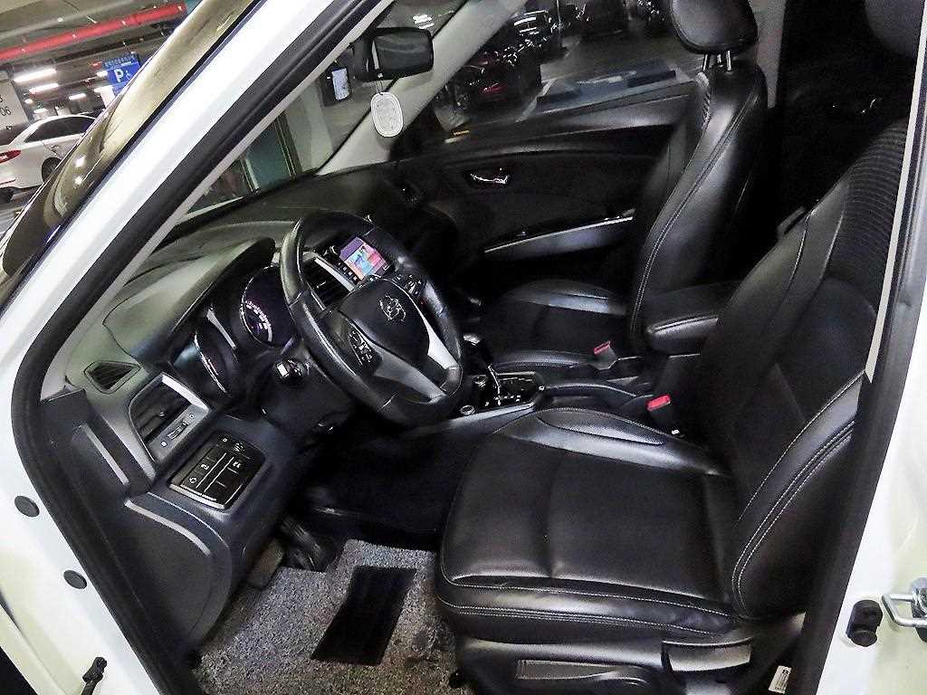 Ssangyong Tivoli - Vista 6
