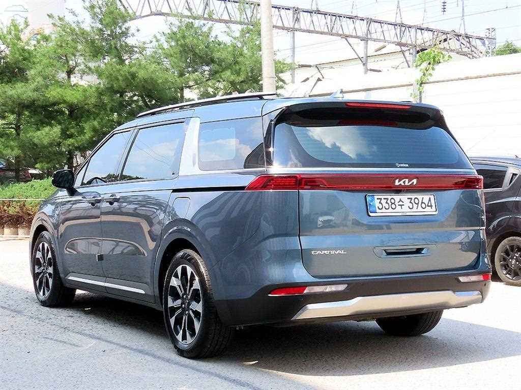 KIA Carnival - Vista 3