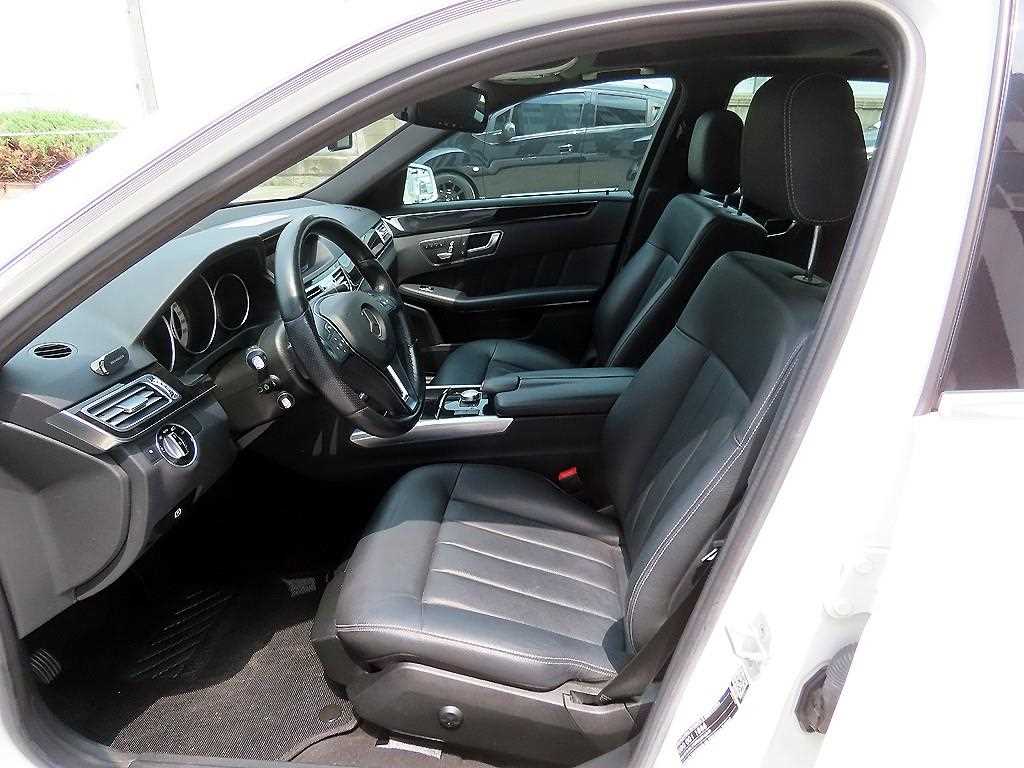 Mercedes Benz E class - Vista 5