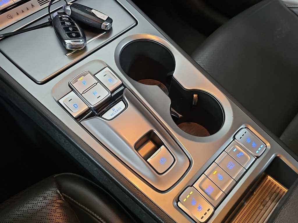 HYUNDAI Kona - Vista 8