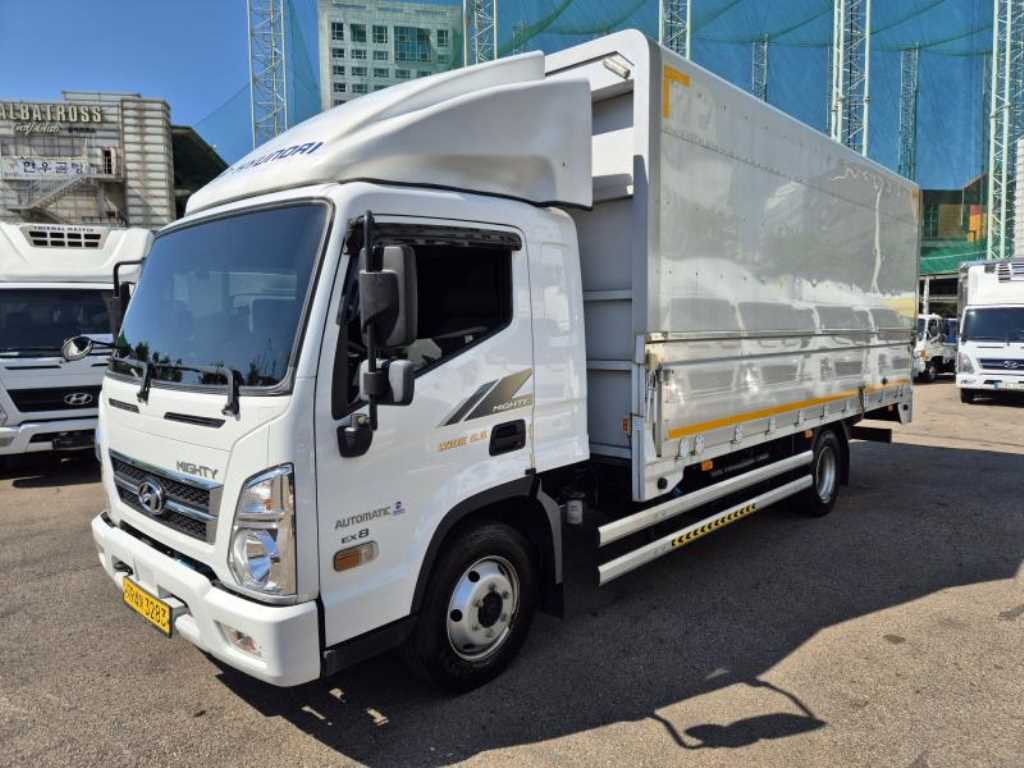medium and large cargo truck - Vista 3