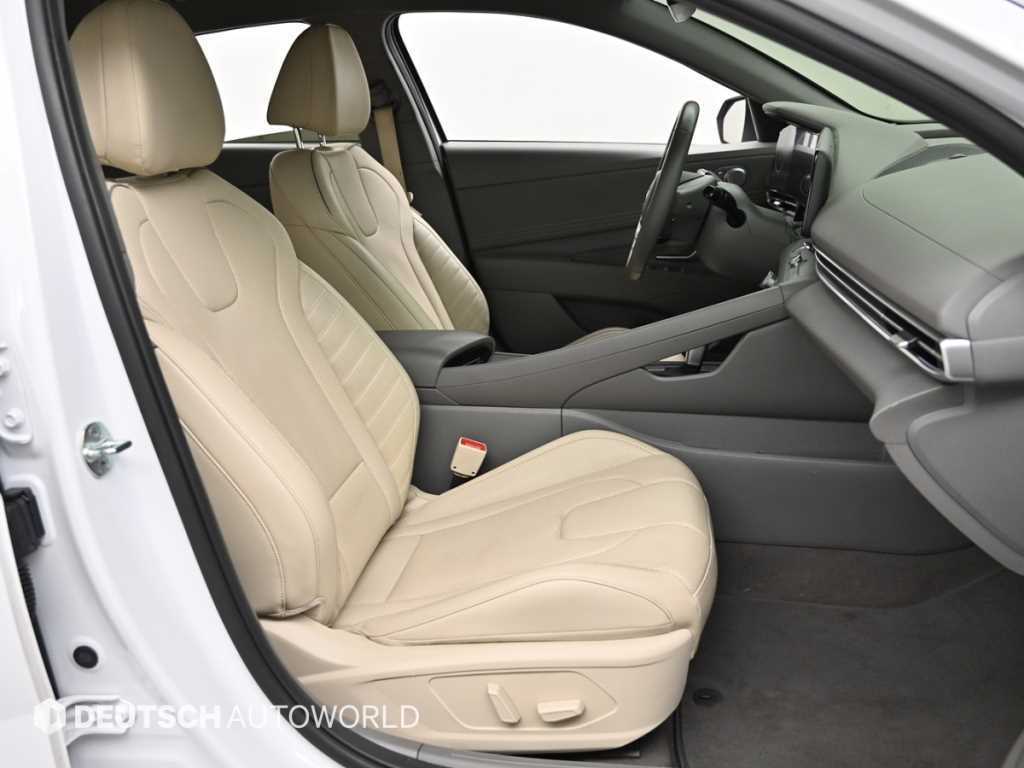 HYUNDAI Avante - Vista 10