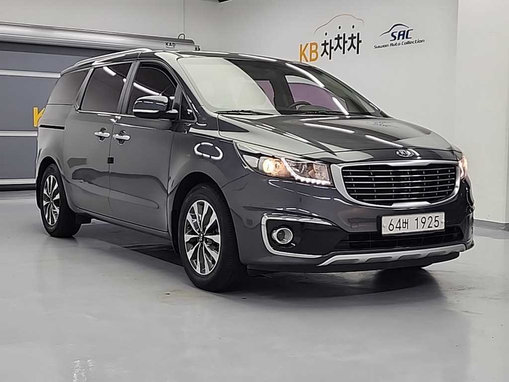 KIA Carnival - Vista 4