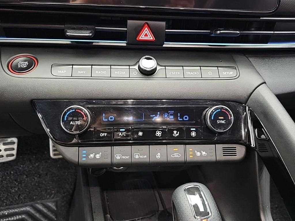 HYUNDAI Avante - Vista 10