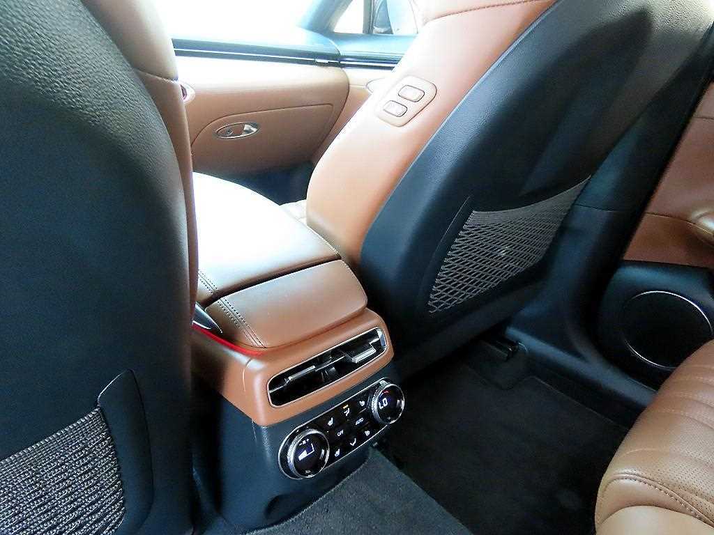 Genesis GV70 2024 Negro - Importación desde Corea - HF Imports Iquique - Foto 15