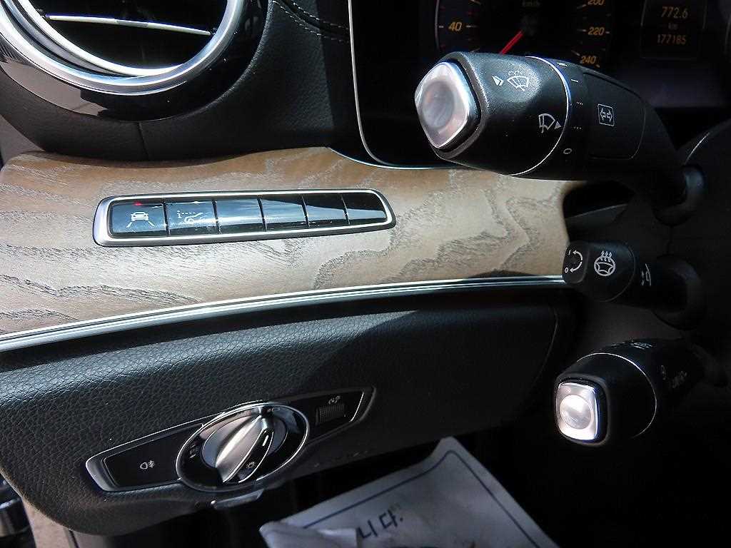 Mercedes Benz E class - Vista 11