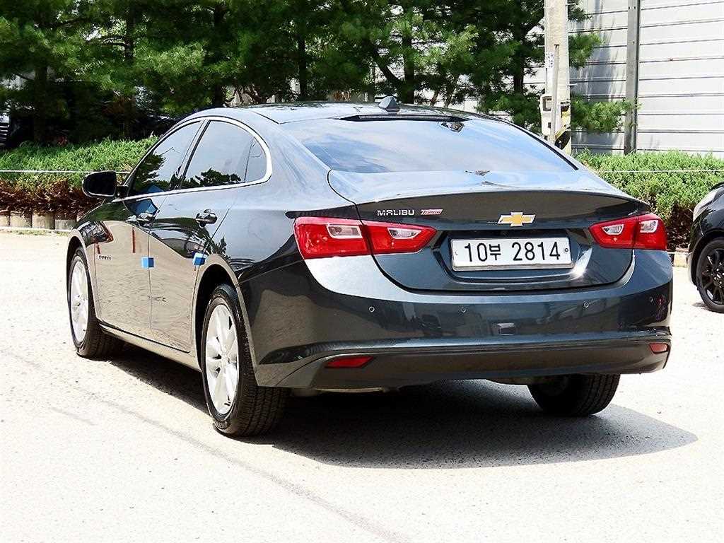Chevrolet Malibu - Vista 3