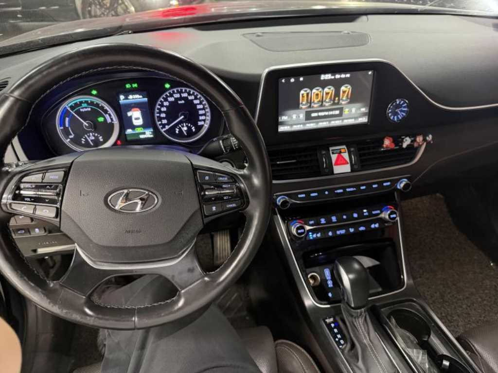 HYUNDAI Grandeur - Vista 6
