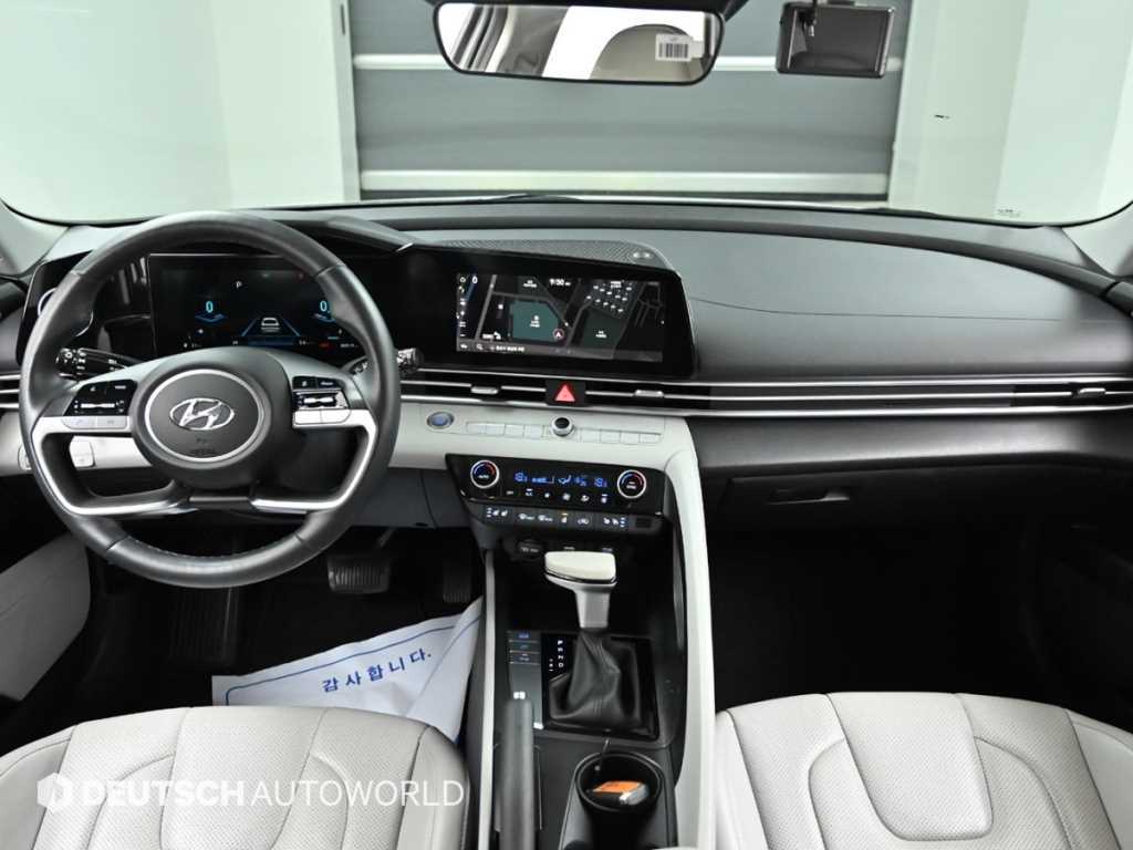 HYUNDAI Avante - Vista 8