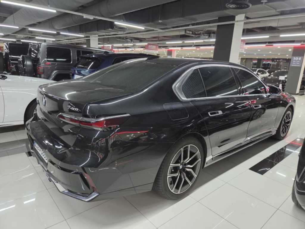BMW 7 Series - Vista 2