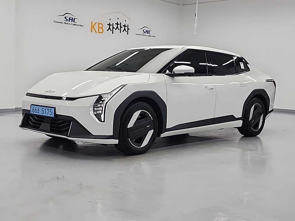 KIA EV4 2026 Blanco - Importación desde Corea - HF Imports Iquique - Foto 1