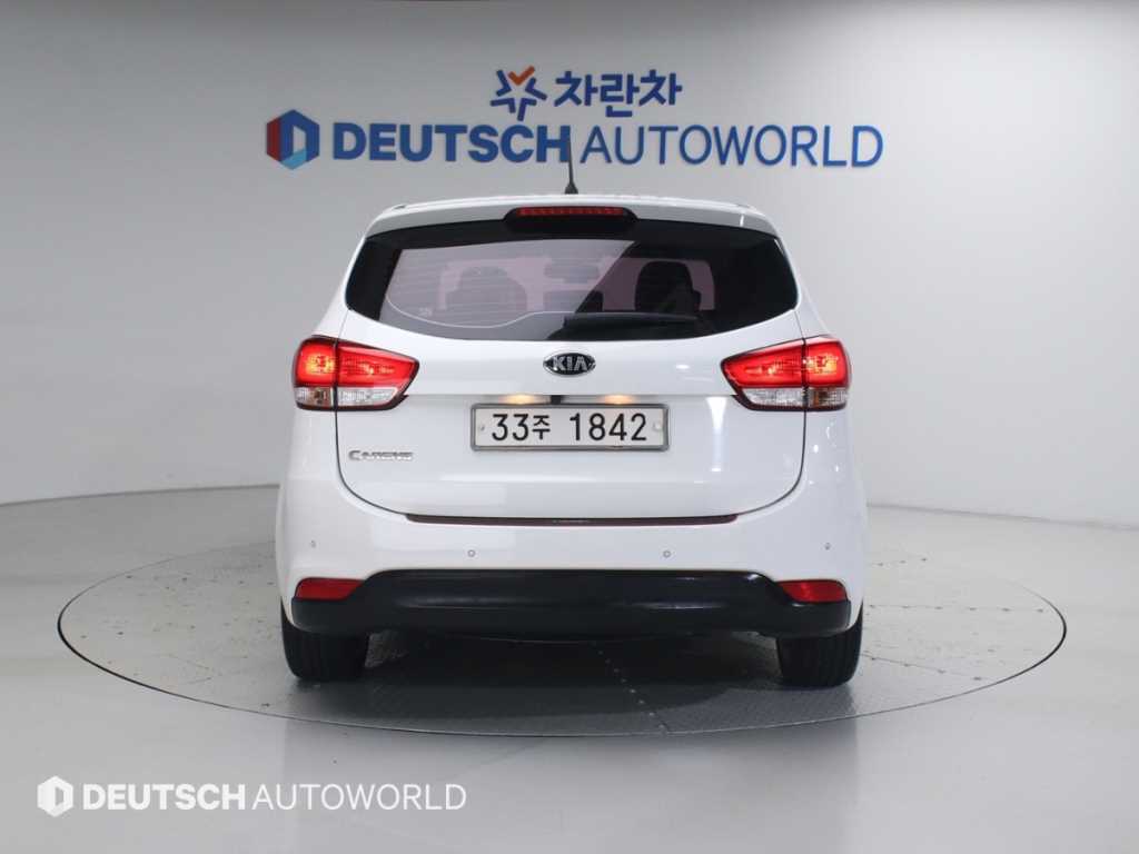 KIA Carens - Vista 4