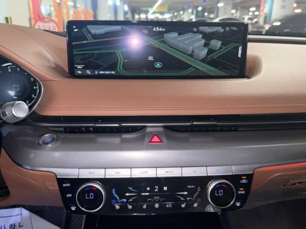 Genesis G80 - Vista 10