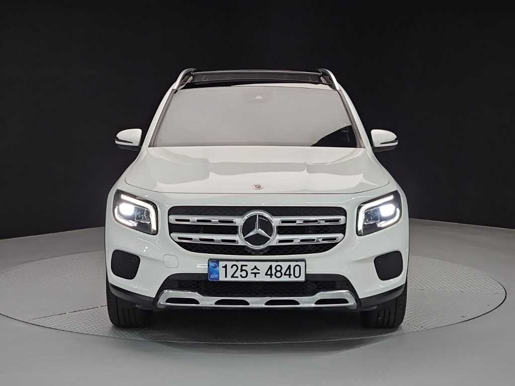 Mercedes Benz GLB Class - Vista 2