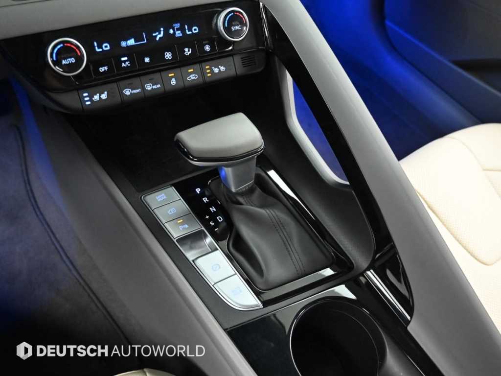 HYUNDAI Avante - Vista 9