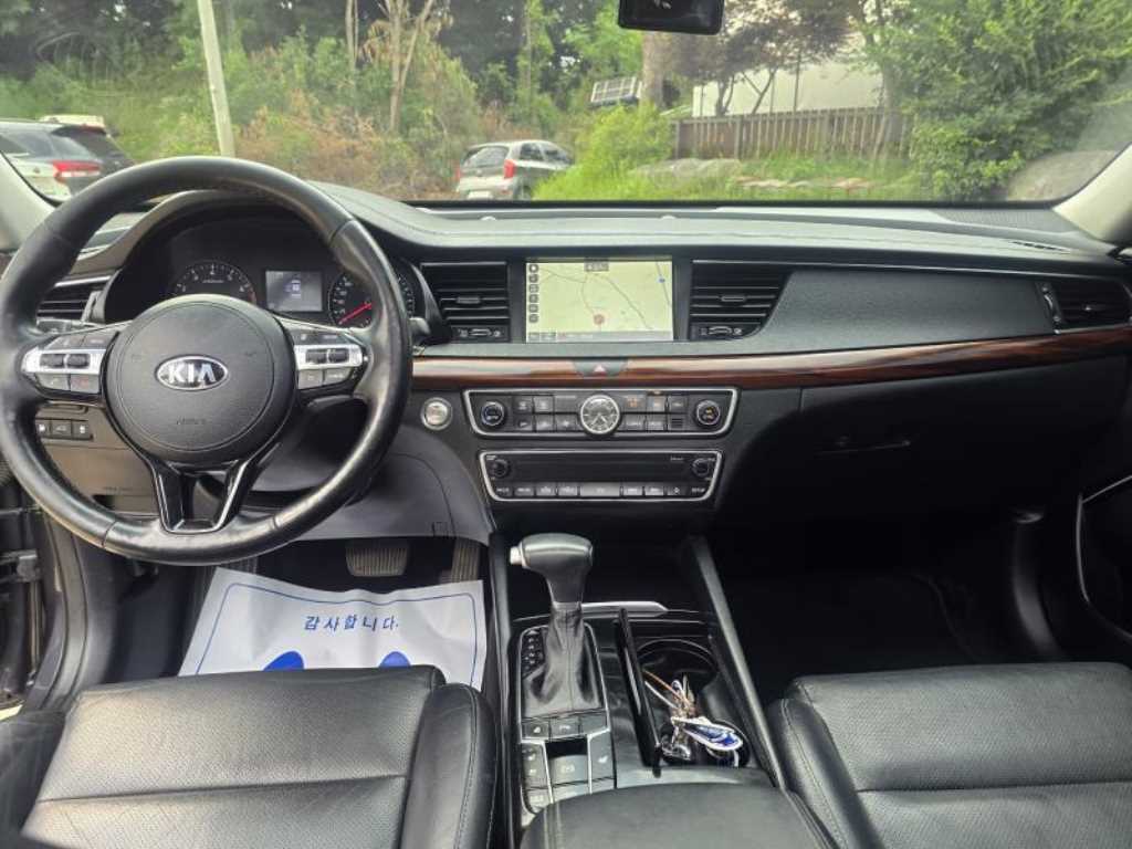 KIA K7 - Vista 8