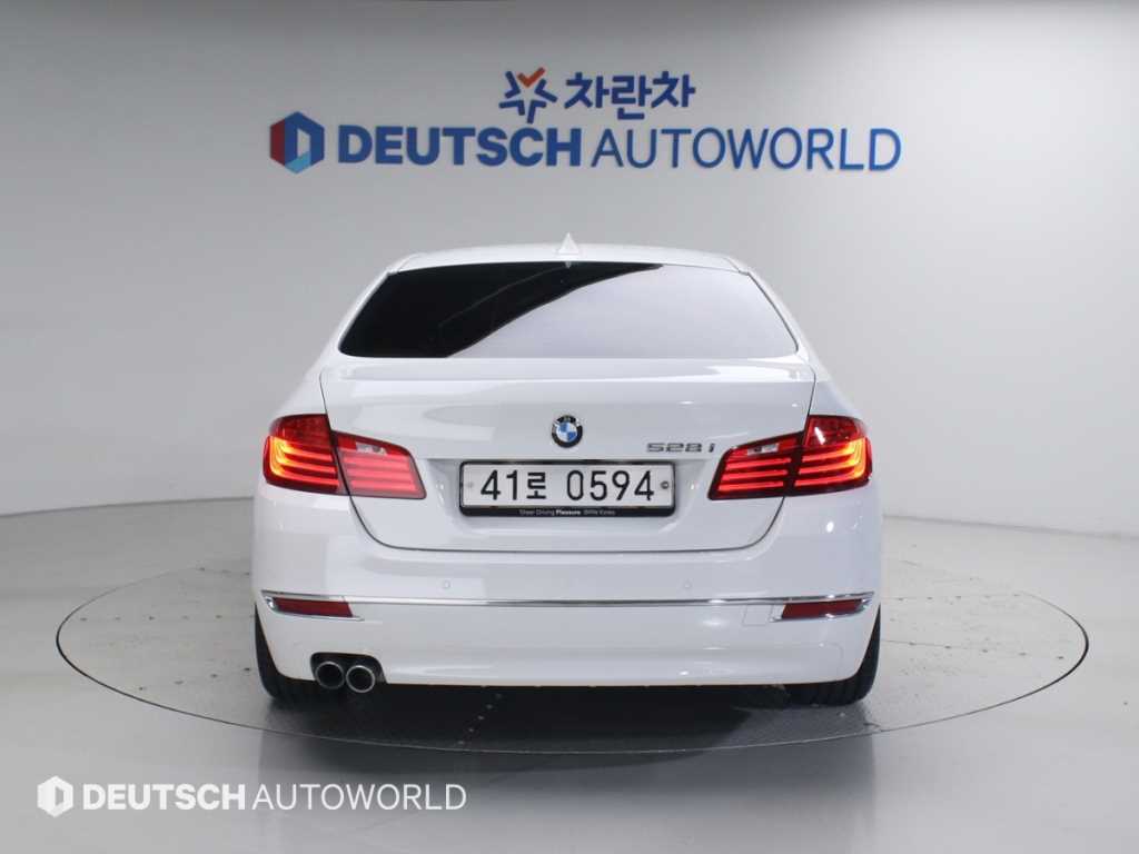 BMW 5 Series - Vista 4