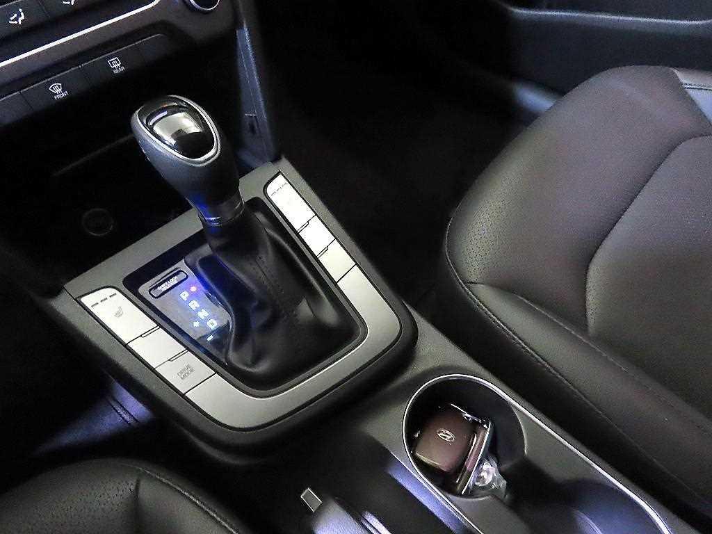 HYUNDAI Avante - Vista 12