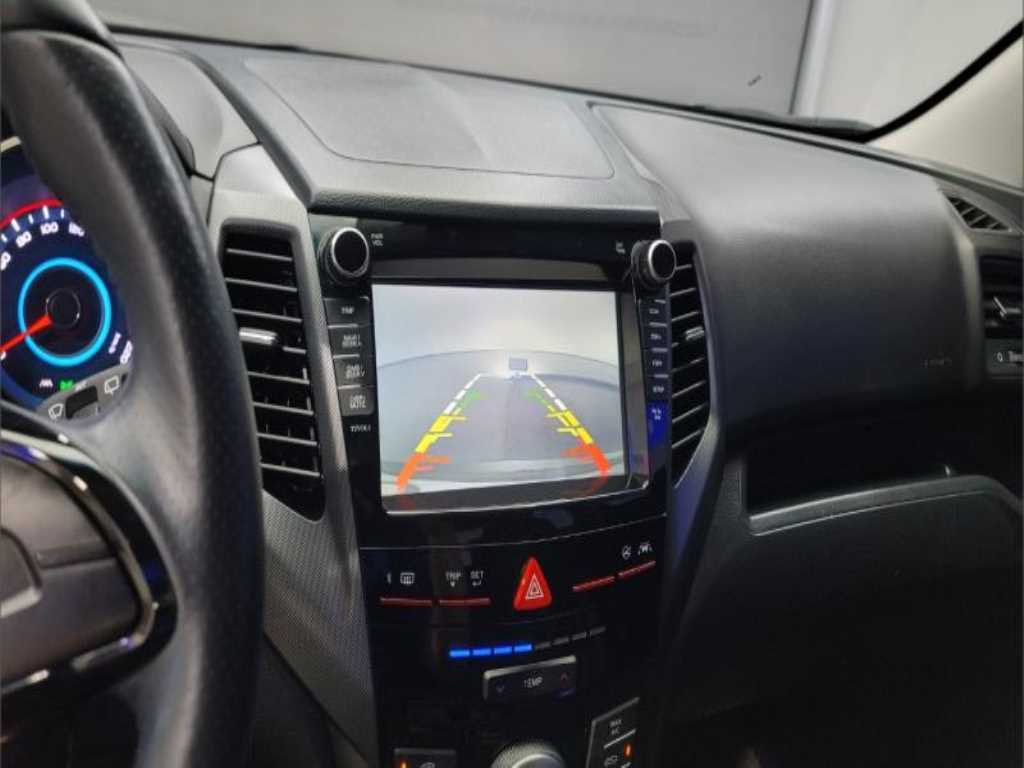 Ssangyong Tivoli - Vista 12