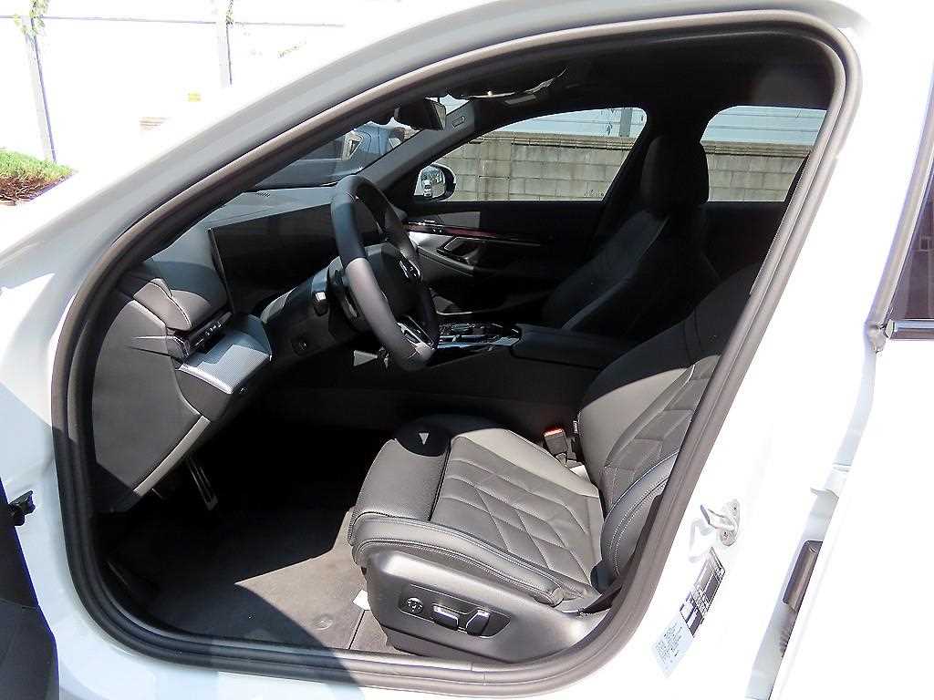 BMW 5 Series - Vista 5