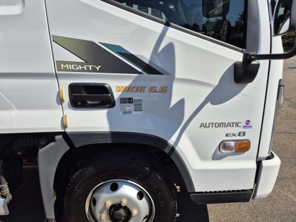 medium and large cargo truck - Vista 12