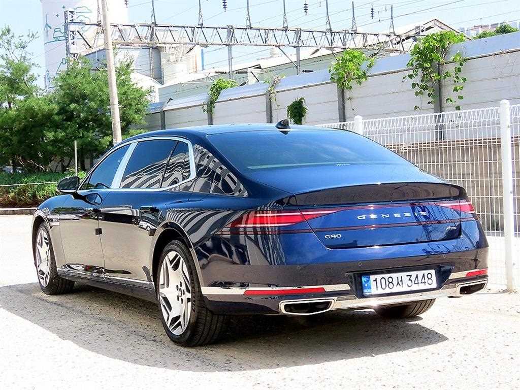 Genesis G90 - Vista 3