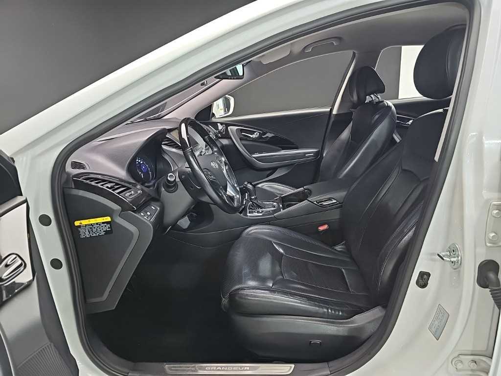 HYUNDAI Grandeur - Vista 11