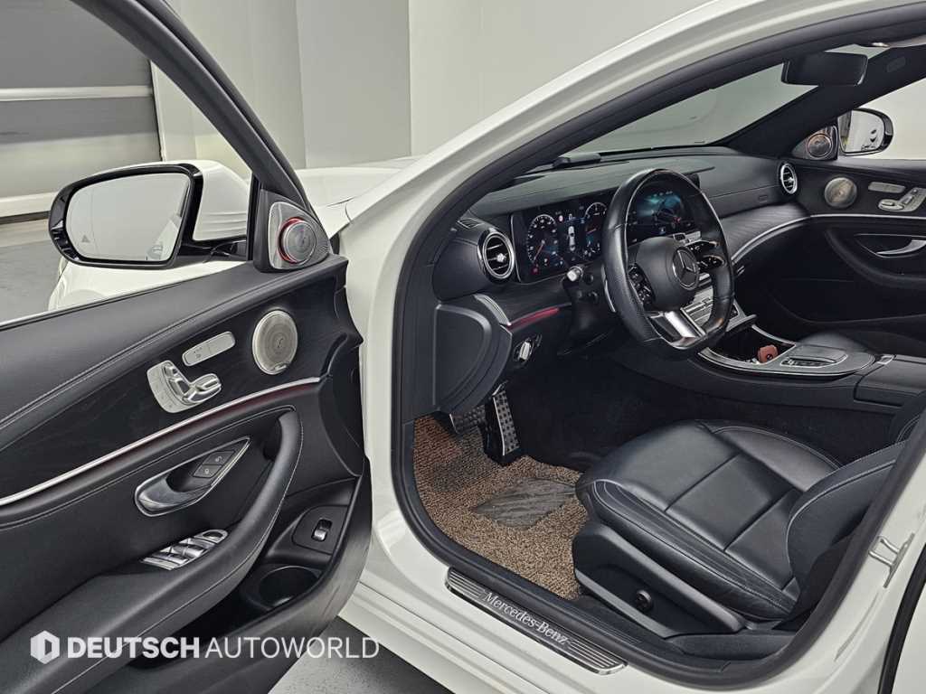 Mercedes Benz E class - Vista 11