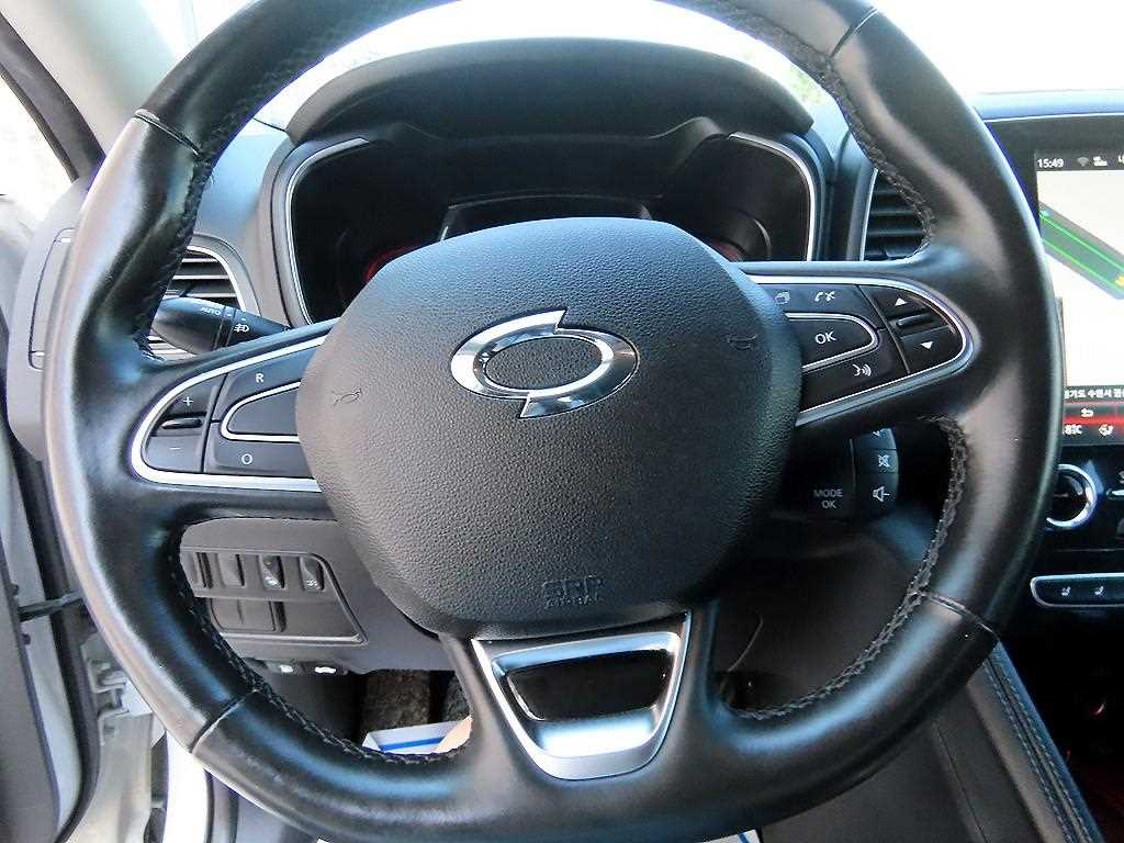 SAMSUNG QM6 - Vista 8